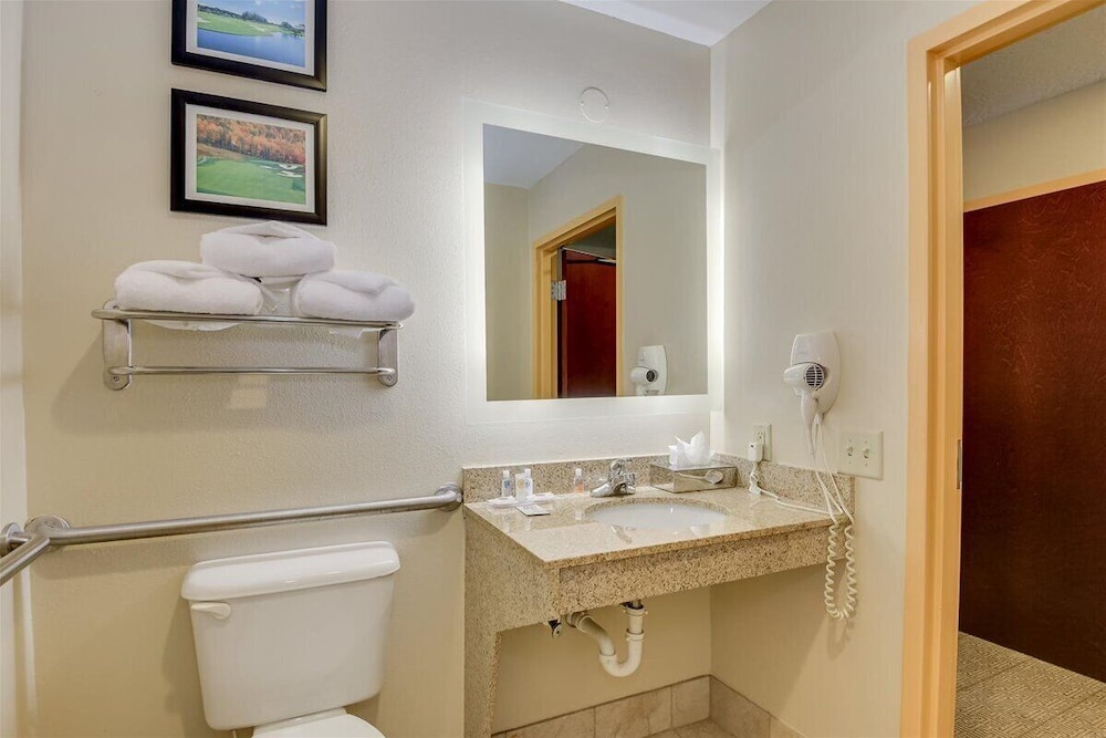 Room, 1 King Bed, Accessible, Non Smoking - Photo 6