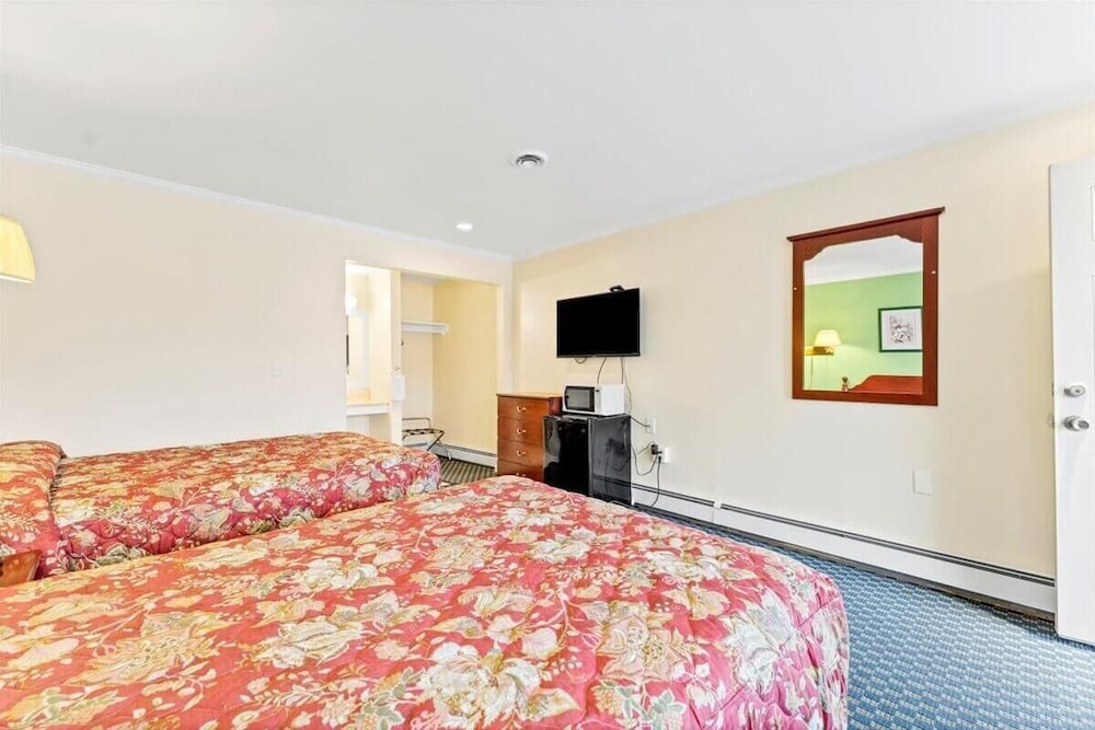Classic Double Room, 2 Double Beds photo 3