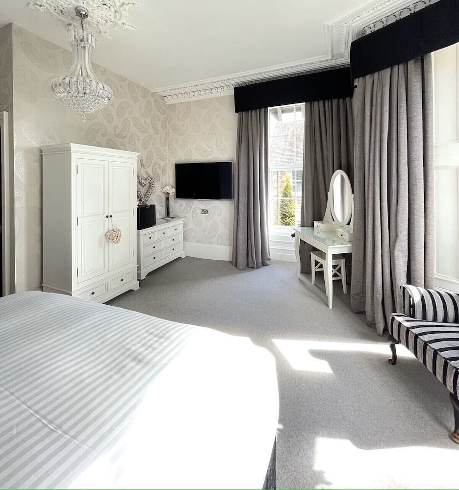 Superior Suite, Ensuite (5) - Photo 2