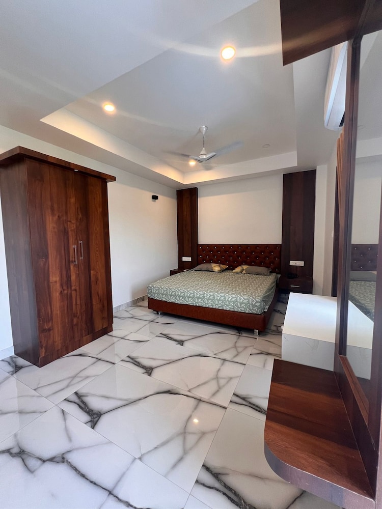 Deluxe Room, City View