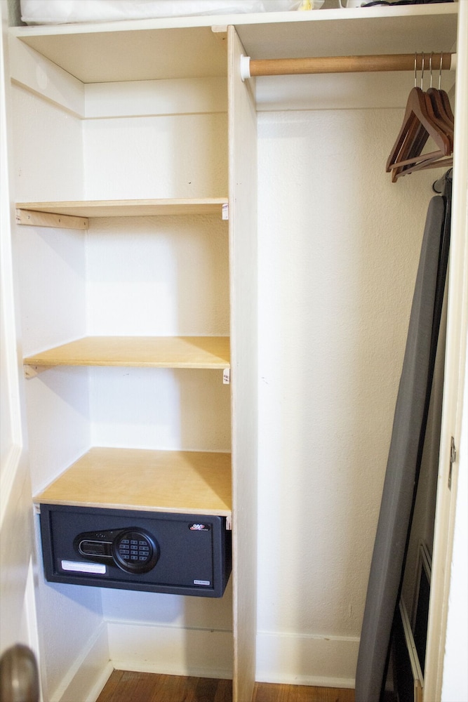 Studio (King  - Pet Friendly) photo 2