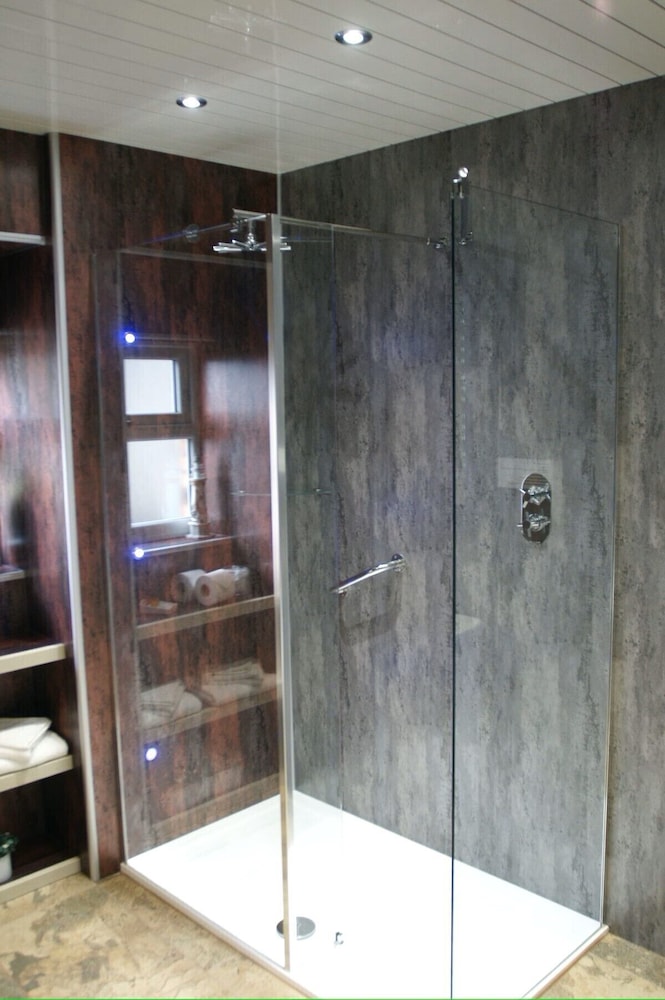 Deluxe Suite, Ensuite, Garden View (1 Ground Level) - Photo 2