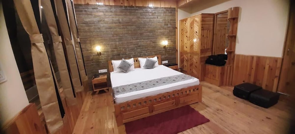 Deluxe Room - Photo 2