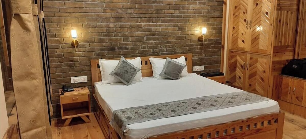 Deluxe Room - Photo 3