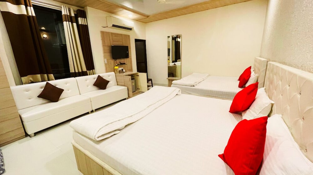 Luxury Quadruple Room - Photo 1