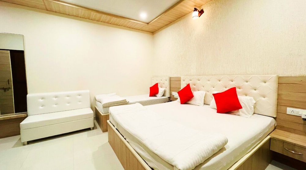 Basic Triple Room photo 2