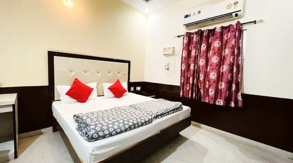 Deluxe Room - Photo 2