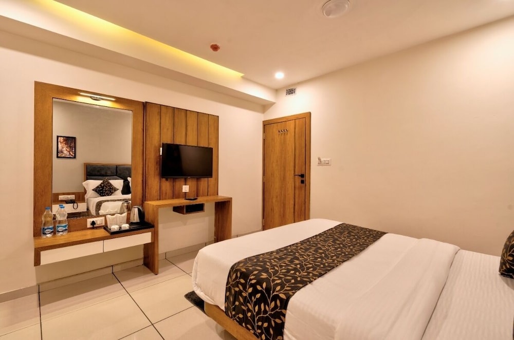 Deluxe Room - Photo 3