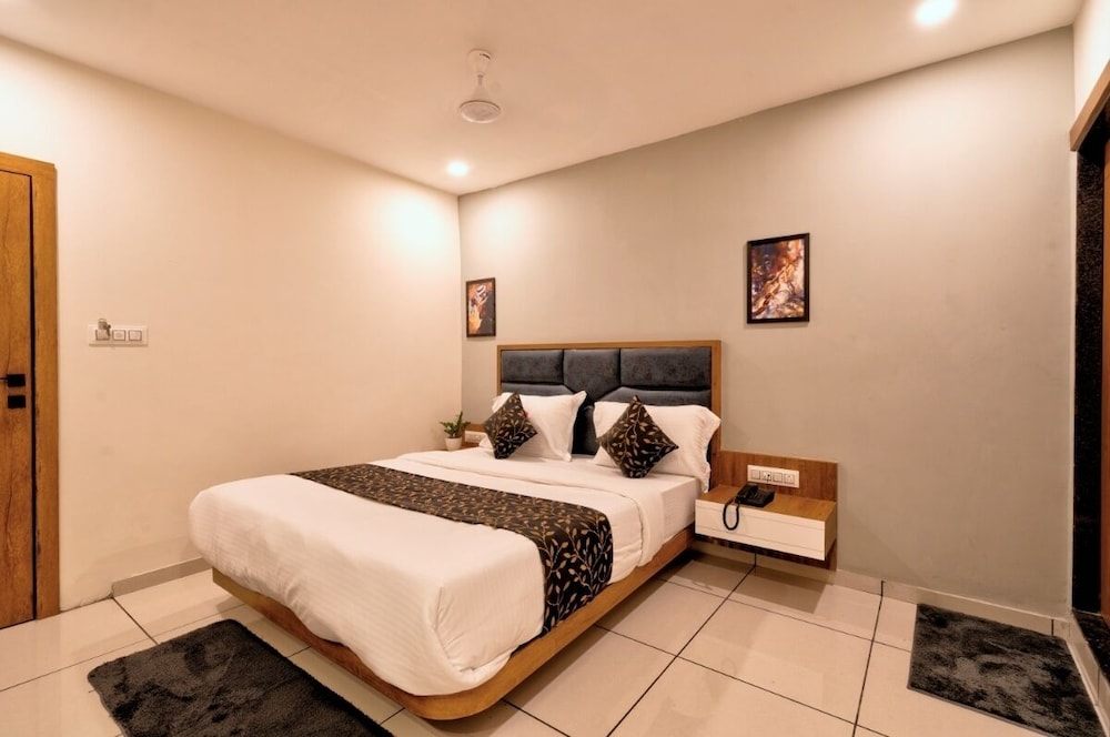 Deluxe Room - Photo 4