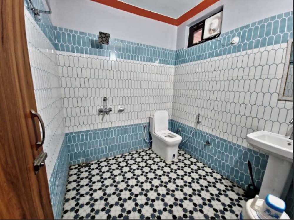 Deluxe Room, Hill View photo 3