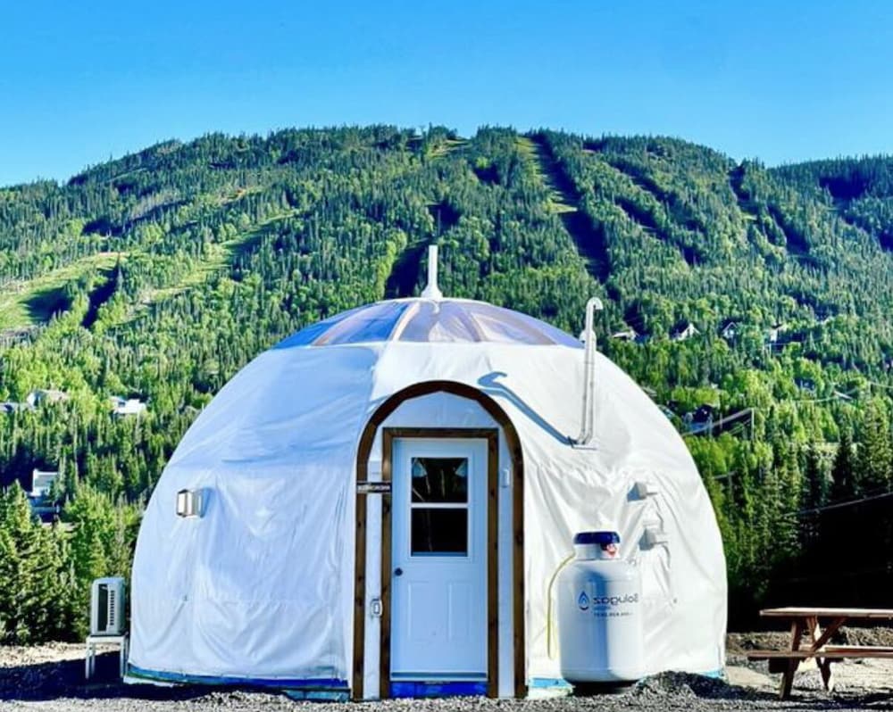 Deluxe Tent photo 2
