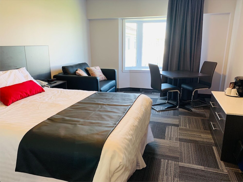Standard Room, 1 Queen Bed, Refrigerator photo 1