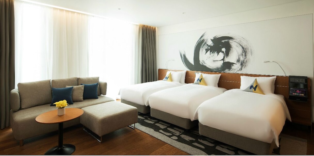Deluxe Room, 3 Twin Beds (Residence) photo 2