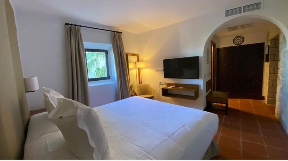 Standard Double or Twin Room - Photo 2