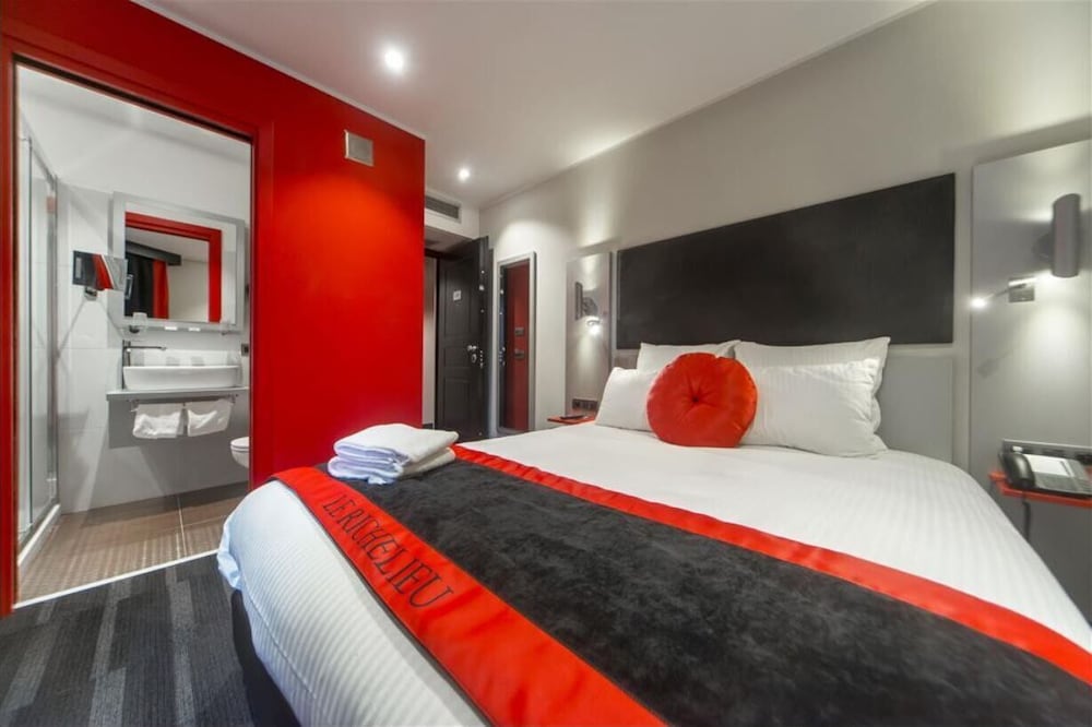 Double Room - Photo 2