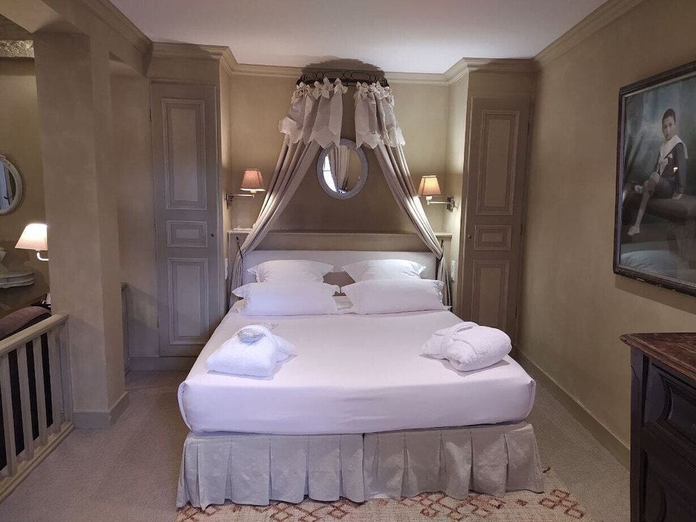 Superior Double or Twin Room photo 3