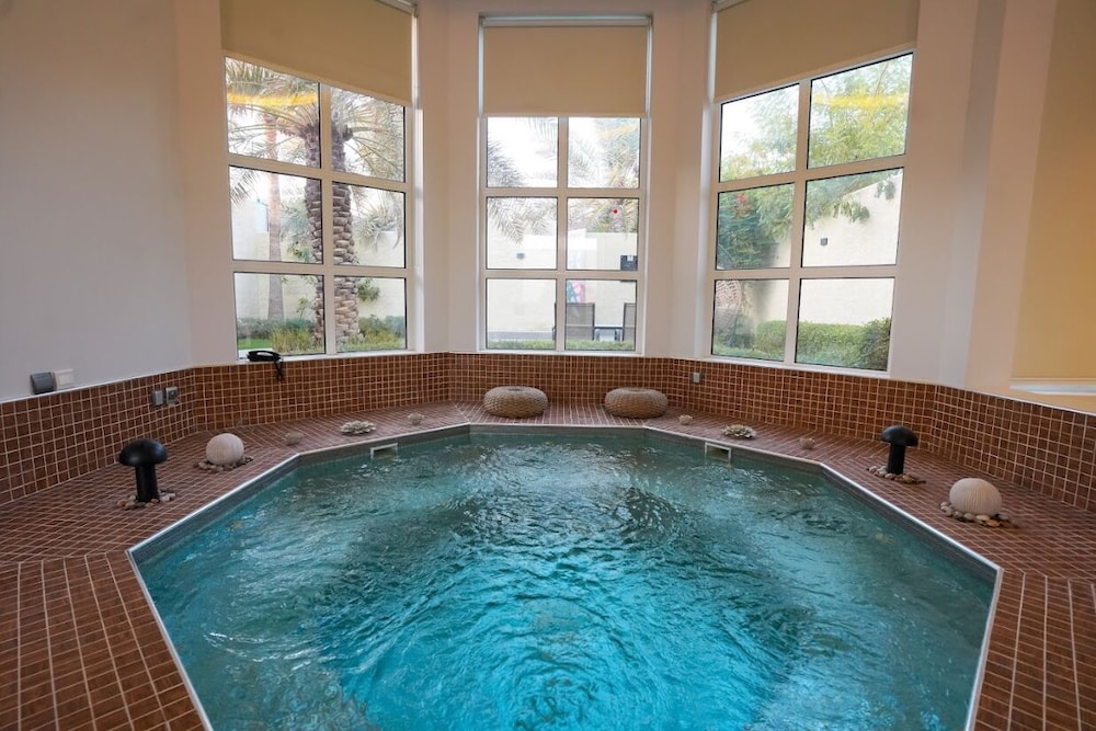 Honeymoon Villa (Private Jacuzzi)