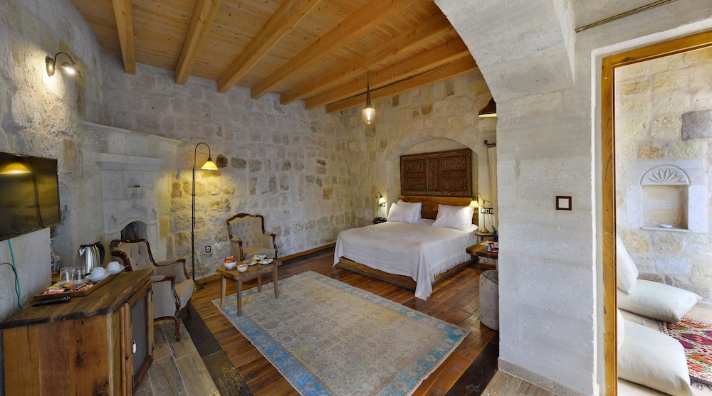 King Suite - Photo 8