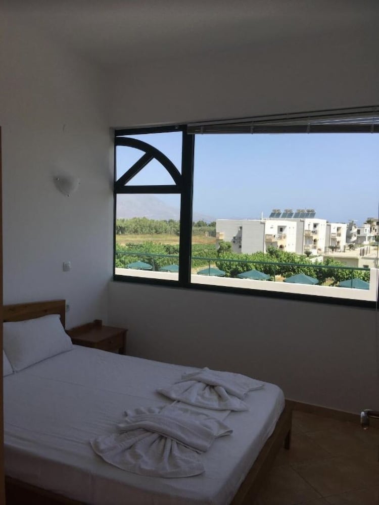 Two-Bedroom Apartment Sea View