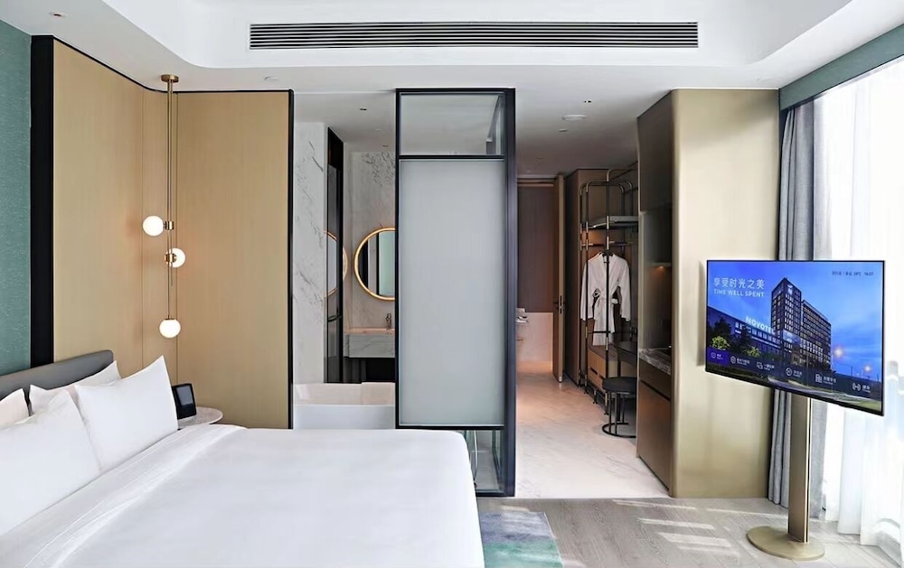 Deluxe Room, 1 King Bed