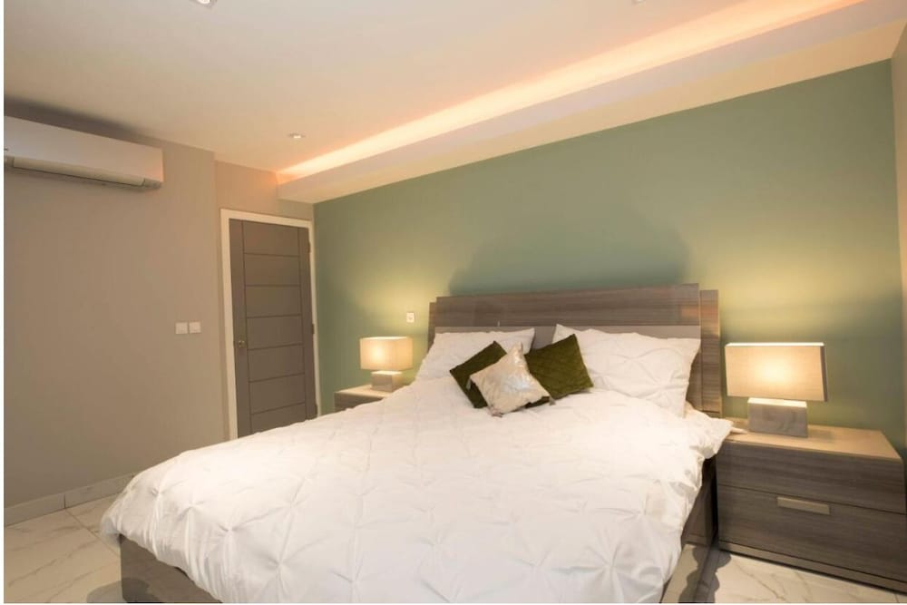 Villa photo 1
