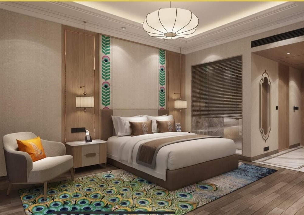 Deluxe Room, 1 King Bed (Mayura)