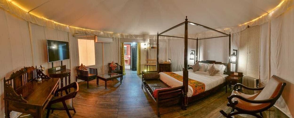 Luxury Tent, 1 Bedroom, Housekeeping