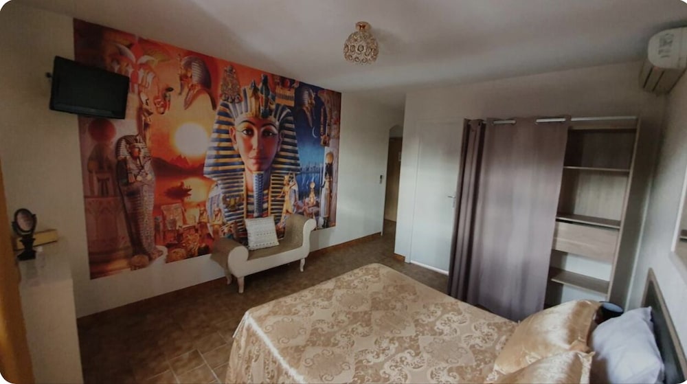 Royal Quadruple Room, Garden View photo 3