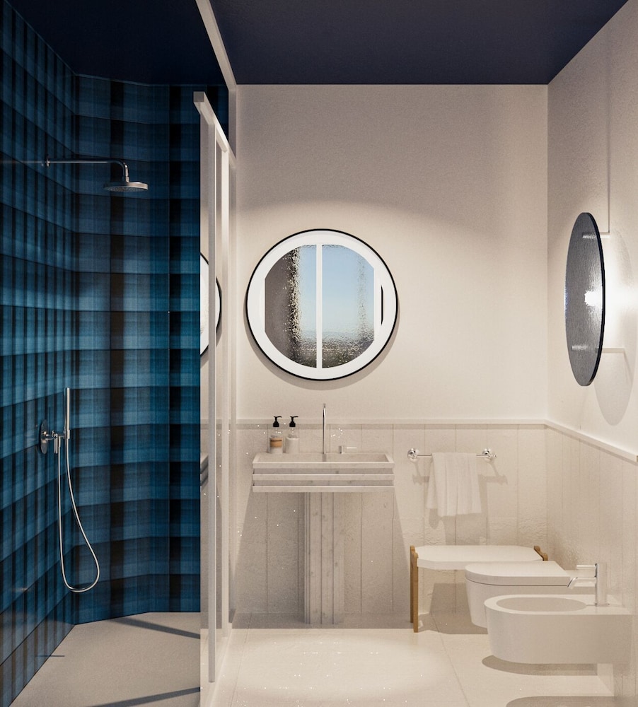 Suite - Photo 4