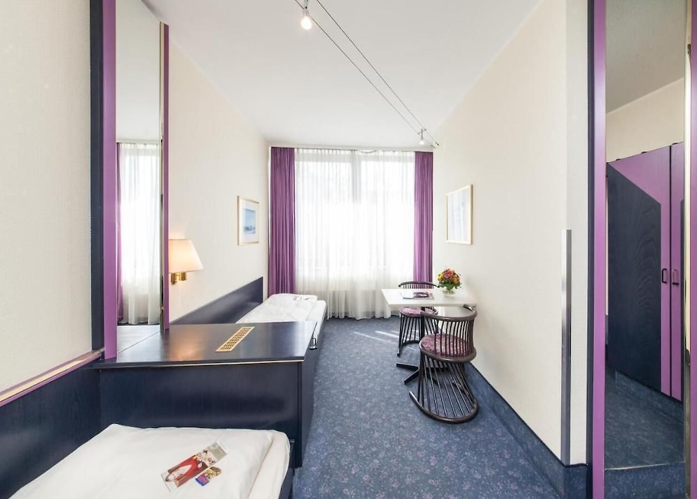 Standard Twin Room photo 1