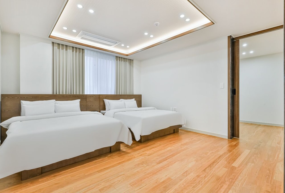 Luxury Suite