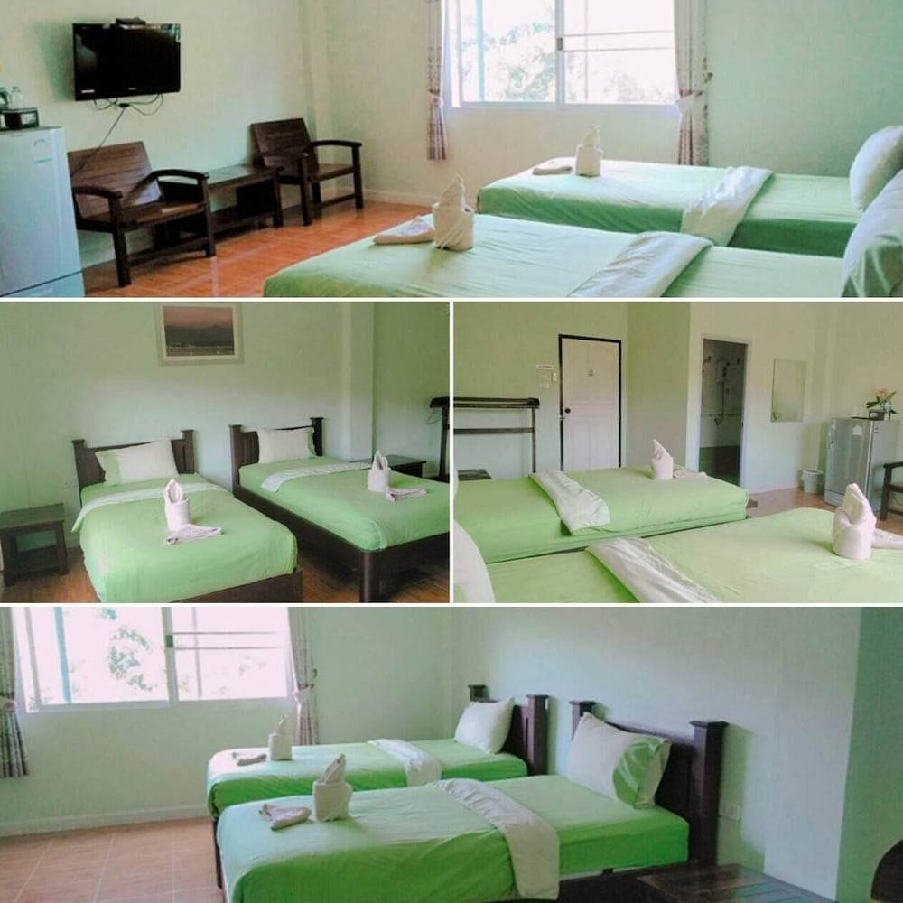 Deluxe Twin Room photo 2
