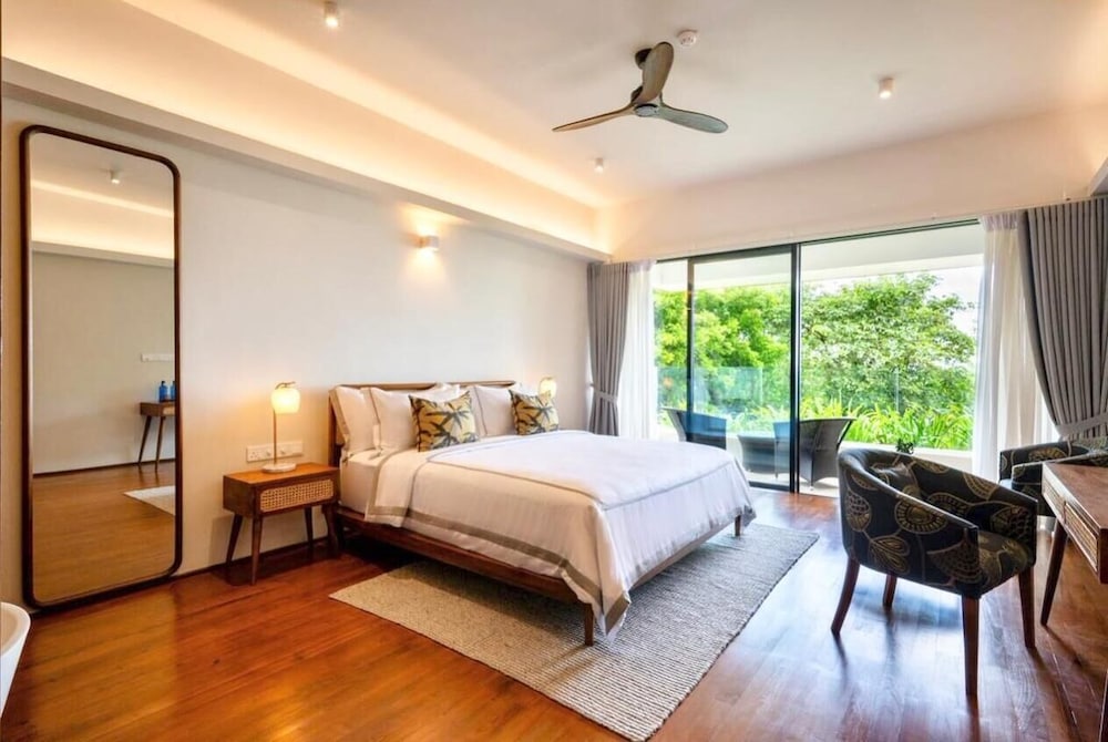 Deluxe Double Room, Pool View