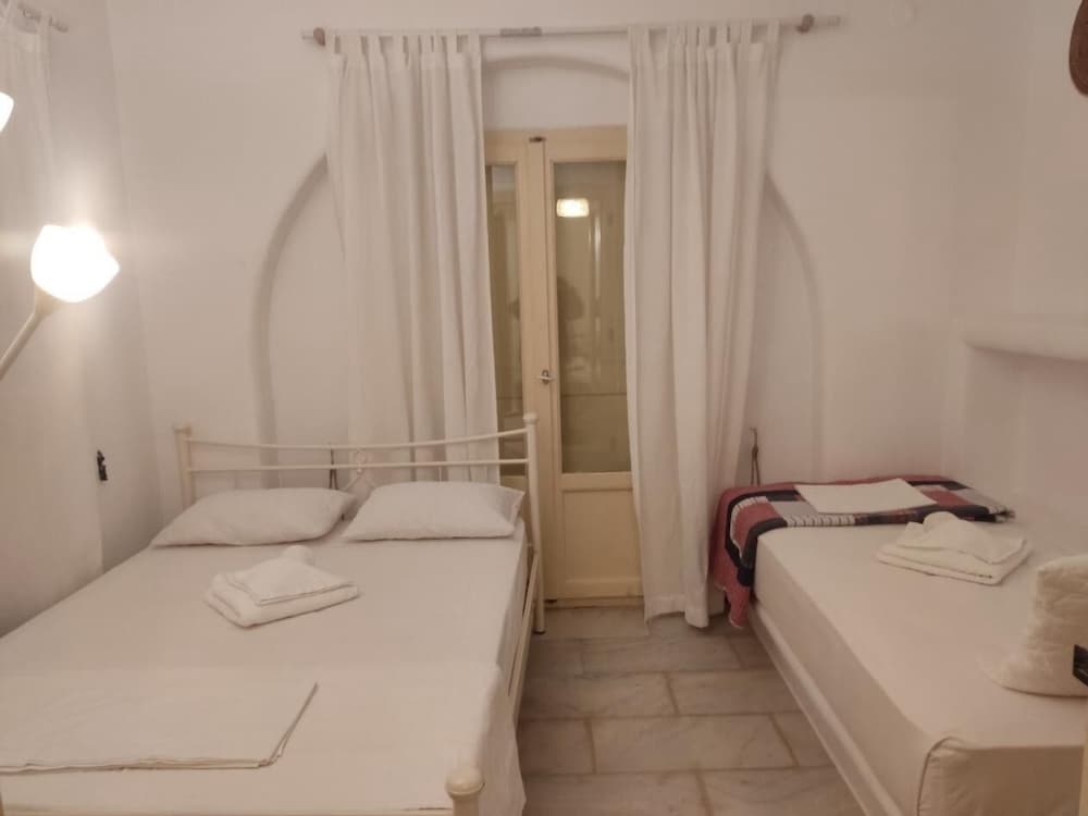 Family Apartment, Private Pool, Beach View