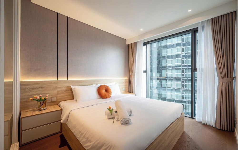Presidential Suite, 2 Bedrooms, Club Lounge Access, City View photo 2