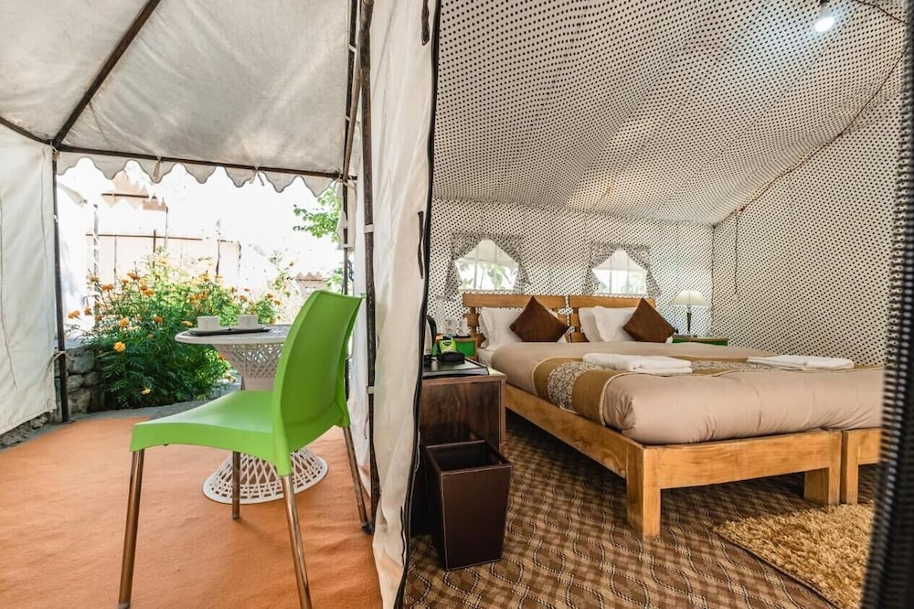 Deluxe Room - Photo 9