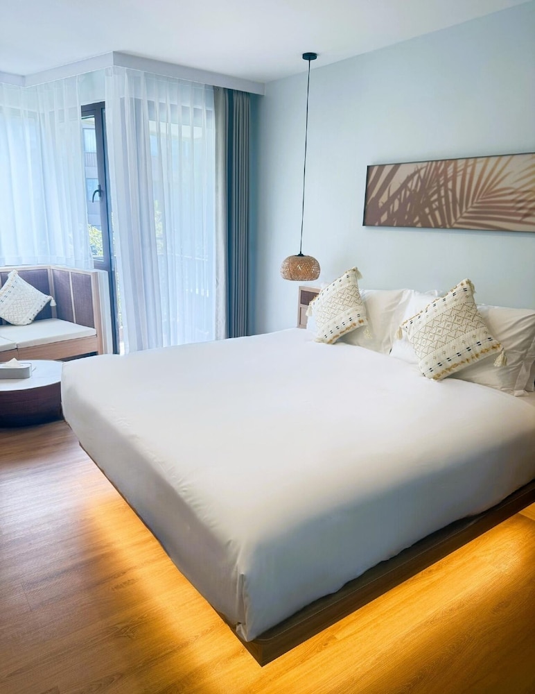 Standard Room, 1 King Bed
