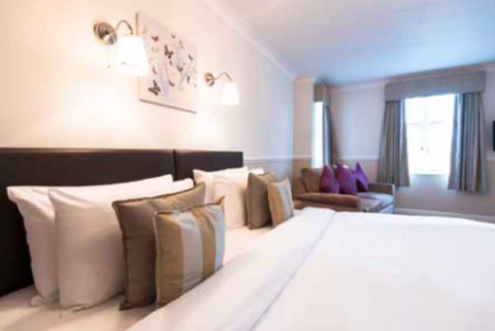 Superior Room, 1 King Bed, Non Smoking - Photo 3