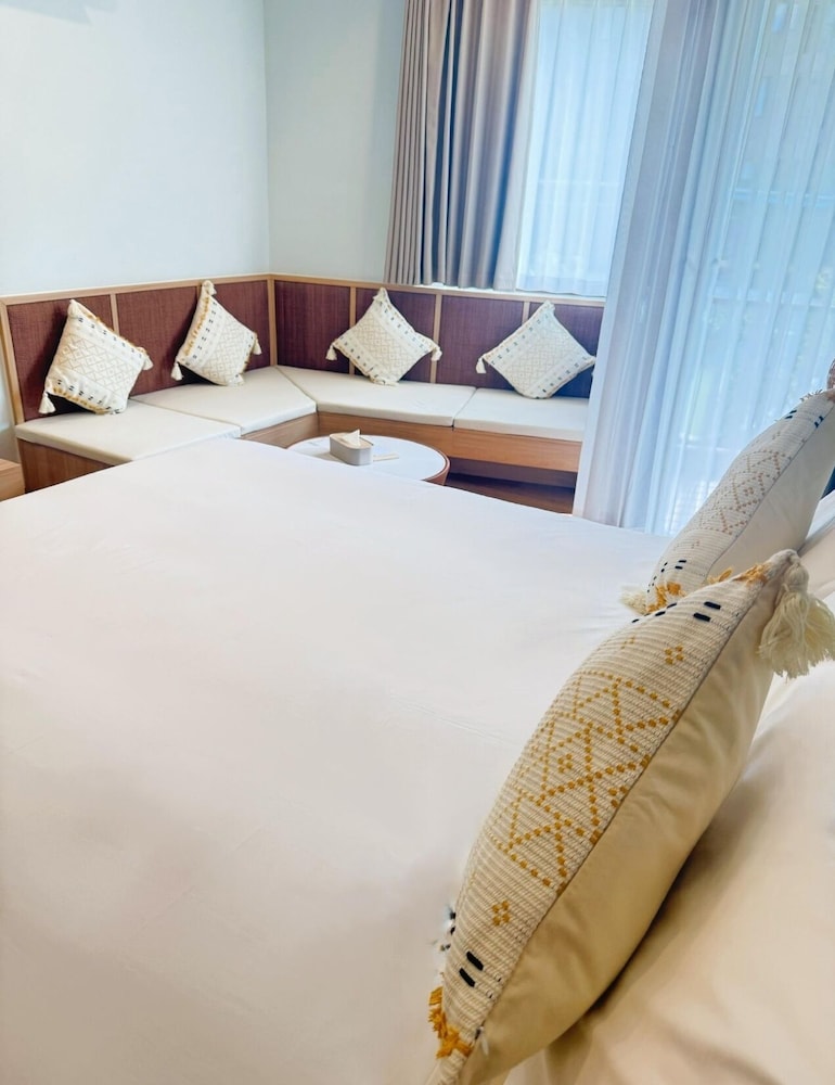 Standard Room, 1 King Bed