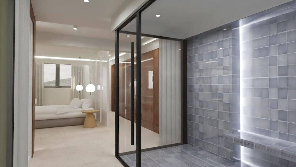 Luxury Suite photo 2