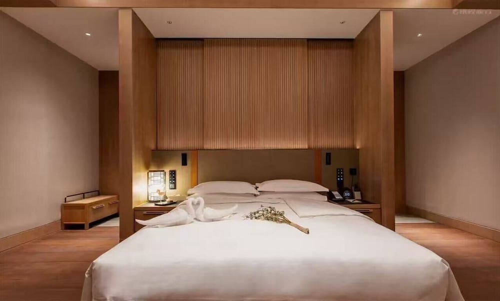 Classic Suite, City View