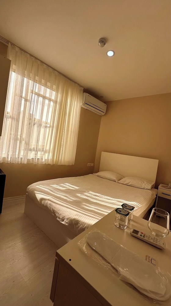 Classic Double or Twin Room photo 3