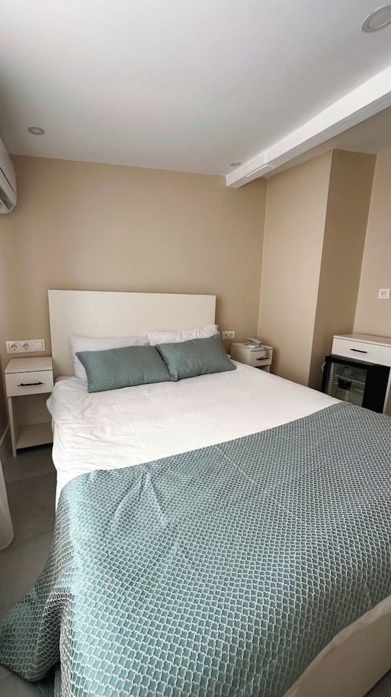 Classic Double or Twin Room photo 2