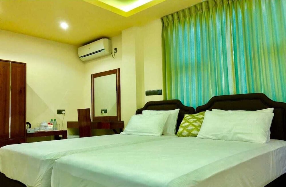 Deluxe Twin Room with Jet Tub