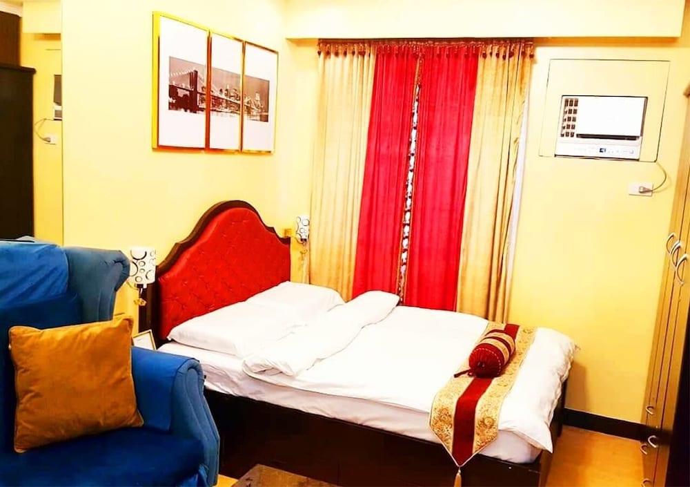 Executive Studio, 1 Queen Bed with Sofa bed, Accessible, Kitchenette