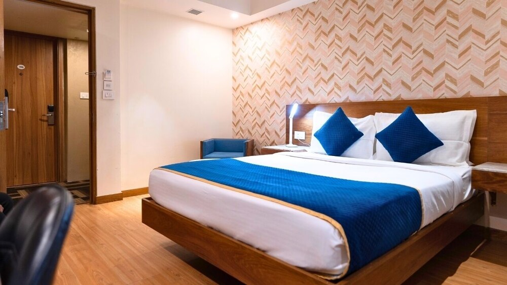 Executive Twin Room, 1 Double Bed, Non Smoking, City View photo 2