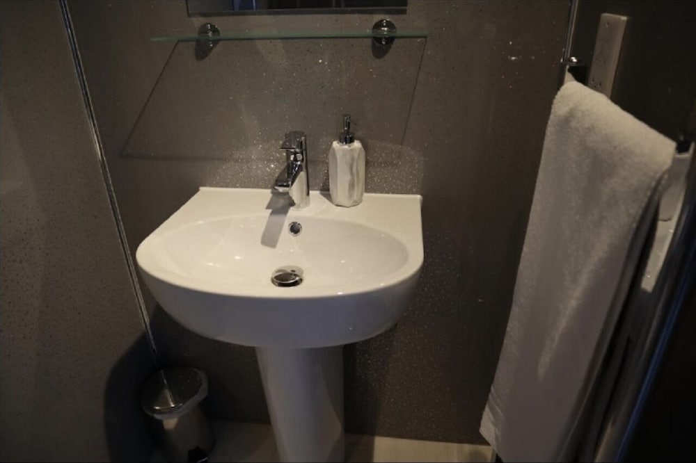 Family Suite, Ensuite, City View - Photo 4