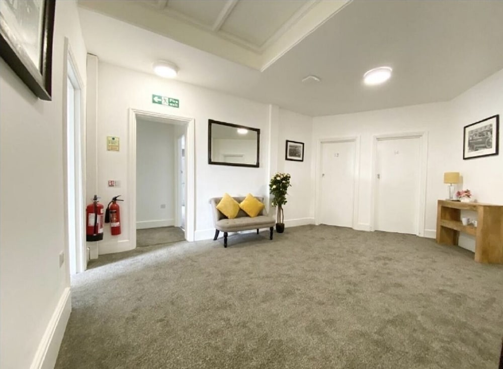 Double Room, Ensuite, City View - Photo 4