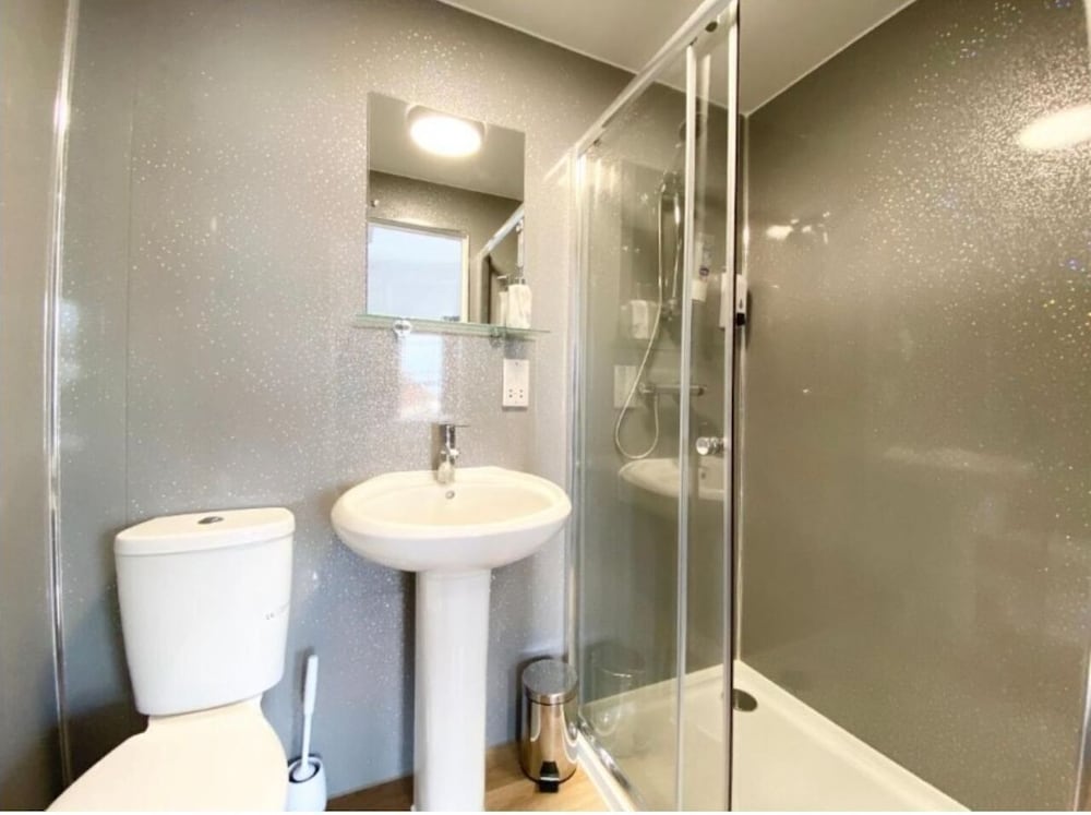 Comfort Double or Twin Room, Ensuite, City View - Photo 2