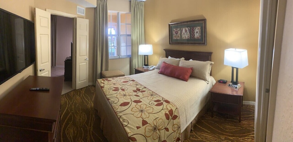 One Bedroom Suite photo 3
